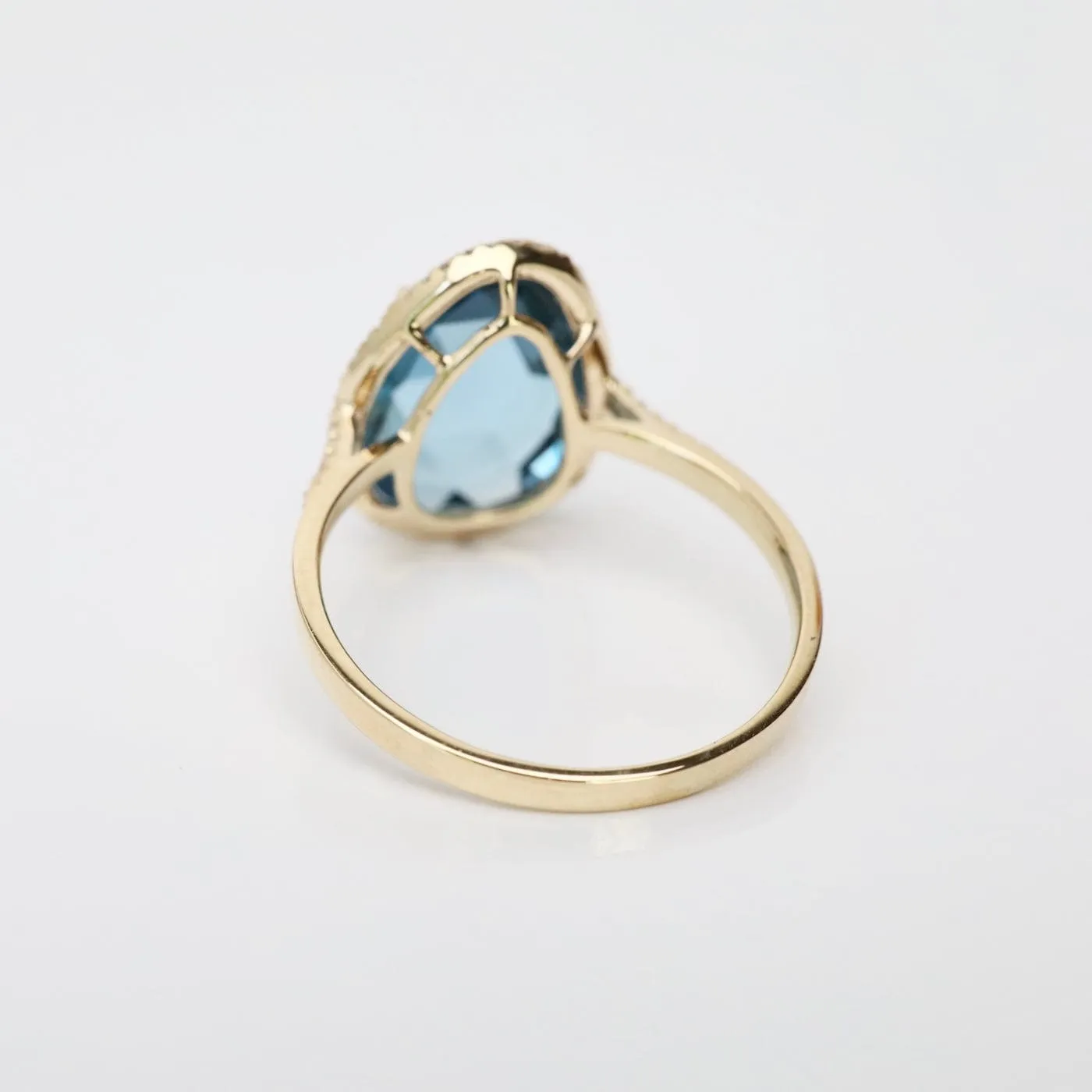 14k Organic Shape London Blue Topaz Ring