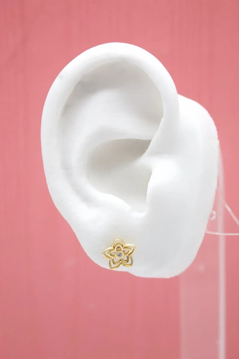 18K Gold Filled Star Flower Stud Earrings With A CZ Cubic Zirconia