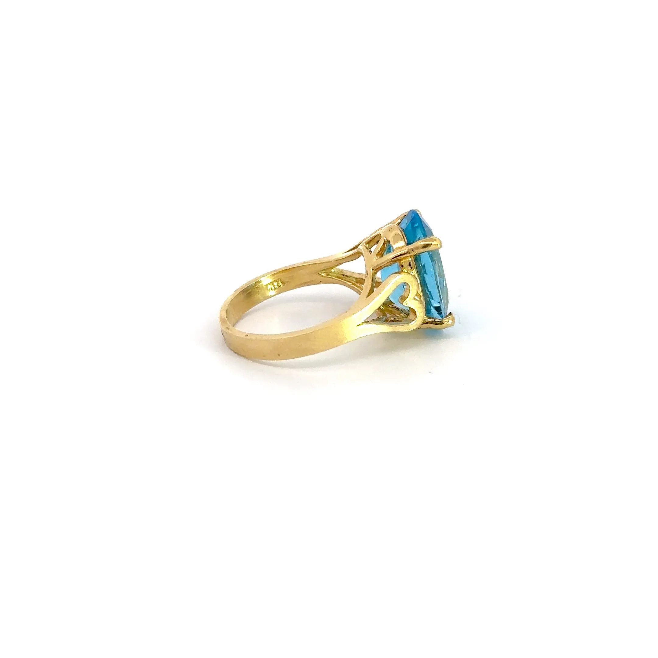 35805-bt5.5 14kt yellow gold 6.70ct Blue Topaz Ring