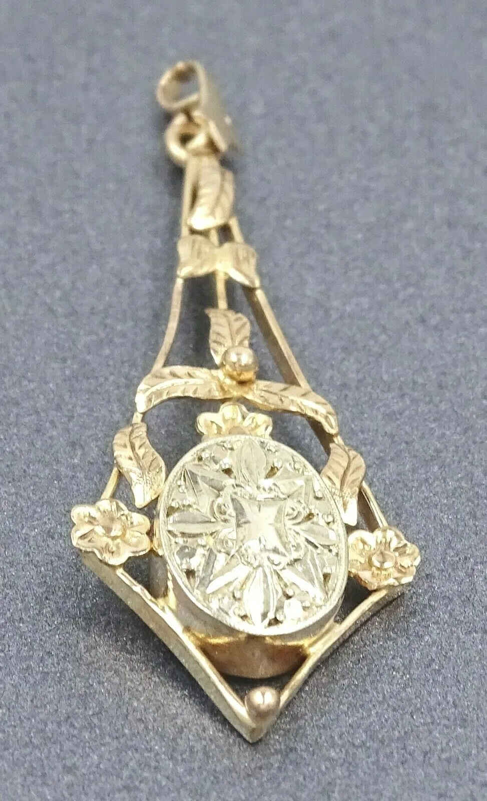 9ct Yellow & White Gold Pendant with Flower & Leaf Design