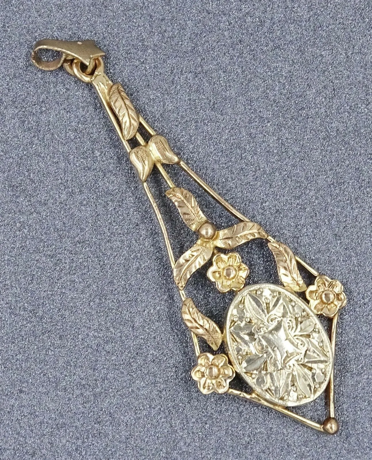 9ct Yellow & White Gold Pendant with Flower & Leaf Design