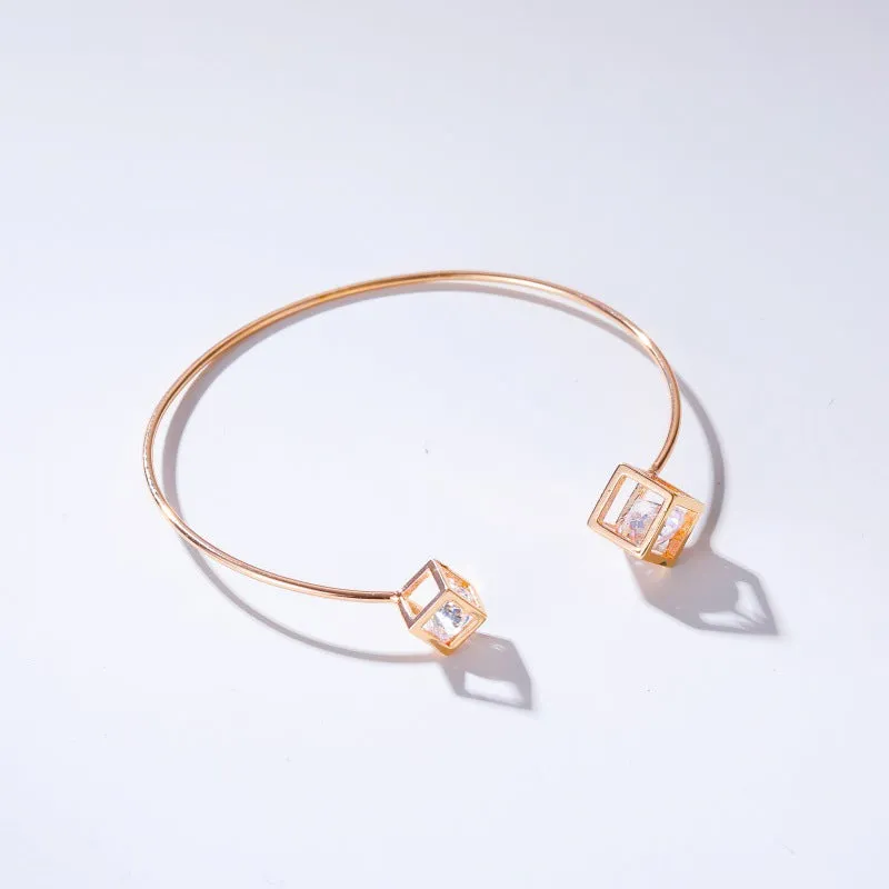 B862 - Simple metal square bracelet