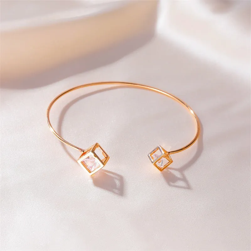 B862 - Simple metal square bracelet