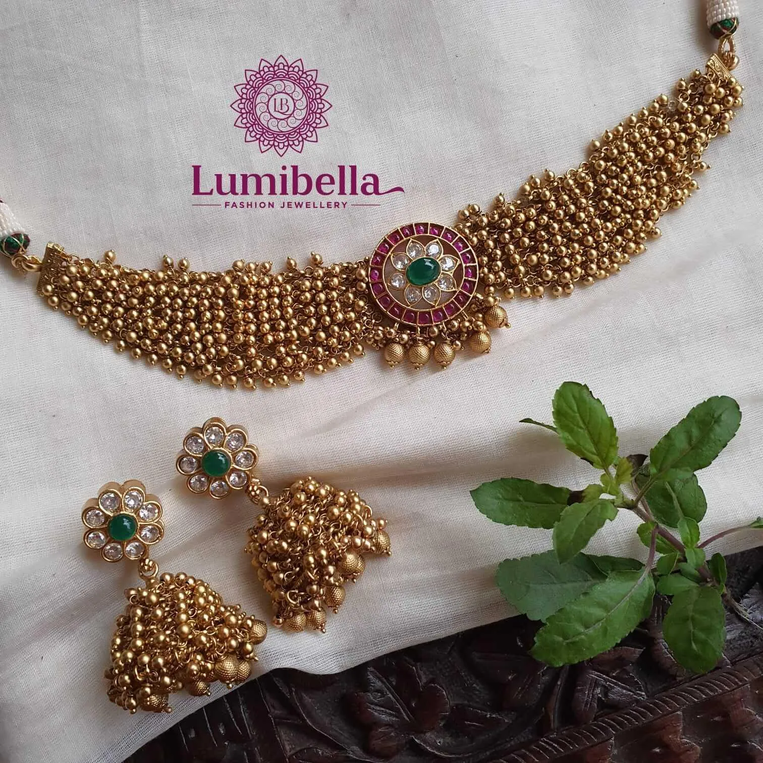 Golden Balls Choker Set